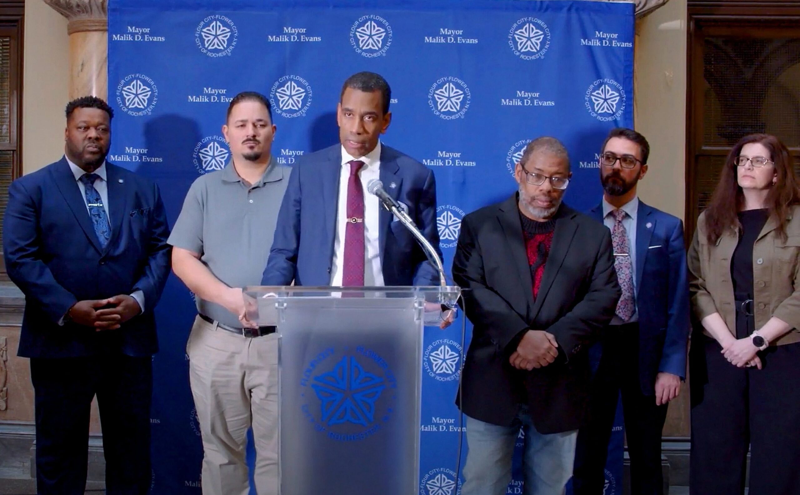 New York city launches investigation after man forced to exit ambulance dies weeks later